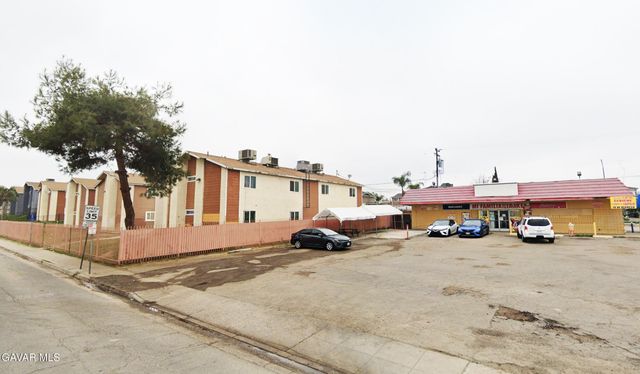 1320 Flower Street, Bakersfield, CA 93305