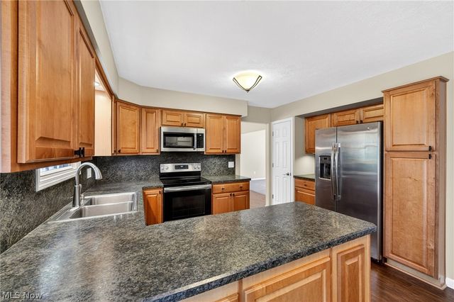 27864 Edgepark Boulevard, North Olmsted, OH 44070