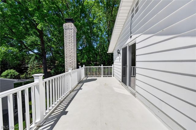 27864 Edgepark Boulevard, North Olmsted, OH 44070