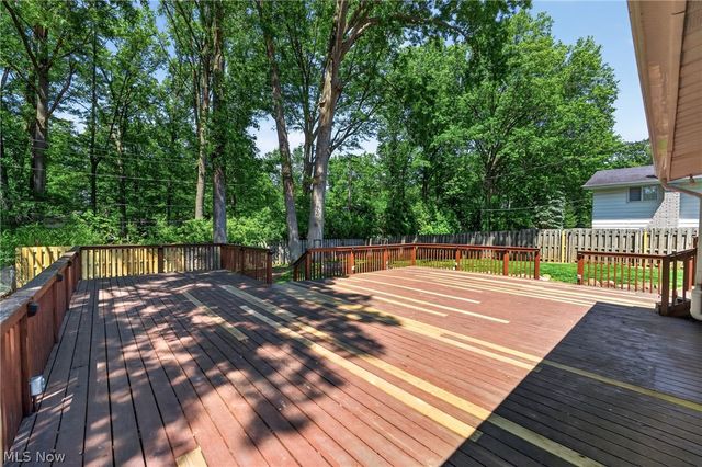 27864 Edgepark Boulevard, North Olmsted, OH 44070