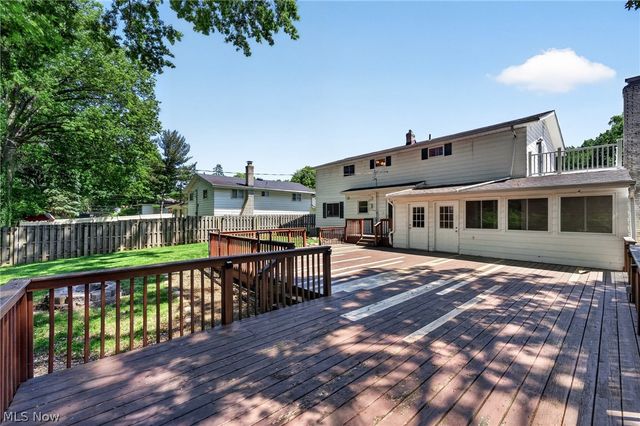 27864 Edgepark Boulevard, North Olmsted, OH 44070
