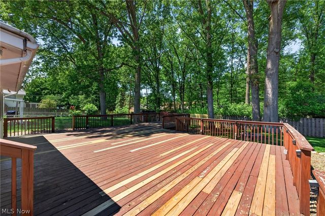 27864 Edgepark Boulevard, North Olmsted, OH 44070