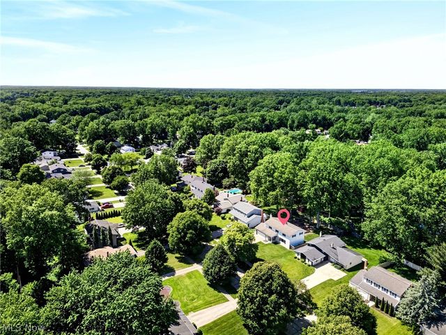 27864 Edgepark Boulevard, North Olmsted, OH 44070