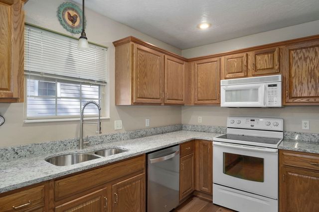 341 S Bernier Avenue, Springfield, MO 65802