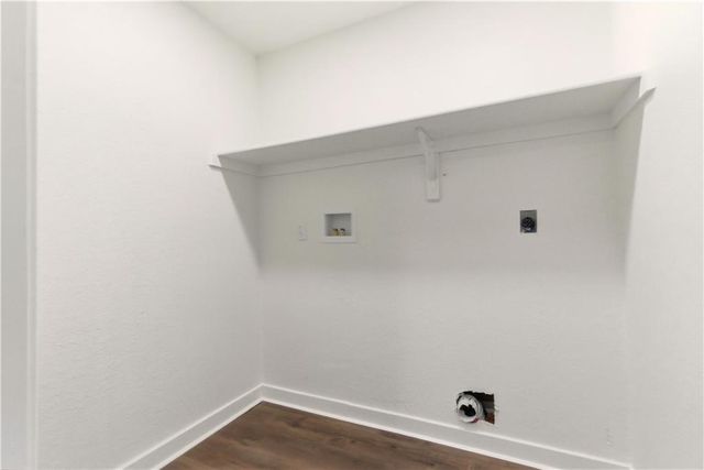 18450 246th Street, Tonganoxie, KS 66086