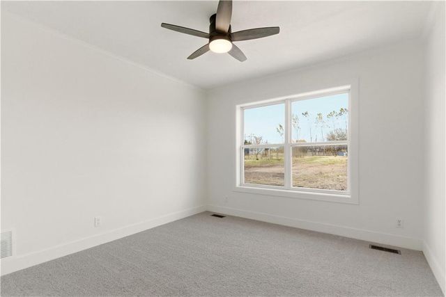 18450 246th Street, Tonganoxie, KS 66086