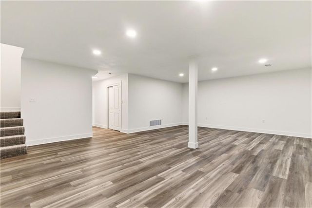 18450 246th Street, Tonganoxie, KS 66086