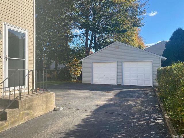 52 Grand Place A, East Northport, NY 11731
