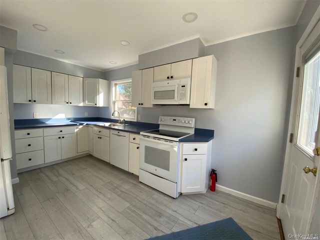 52 Grand Place A, East Northport, NY 11731