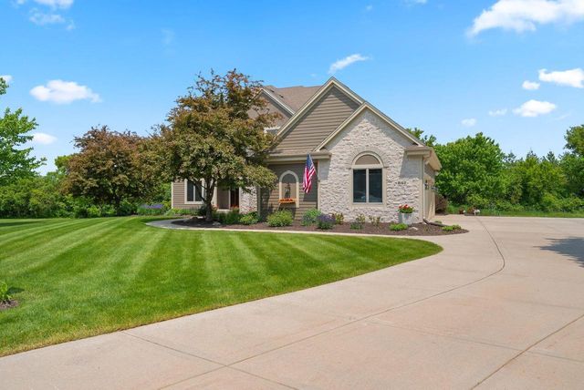 842 Ringtail COURT, Pewaukee, WI 53072