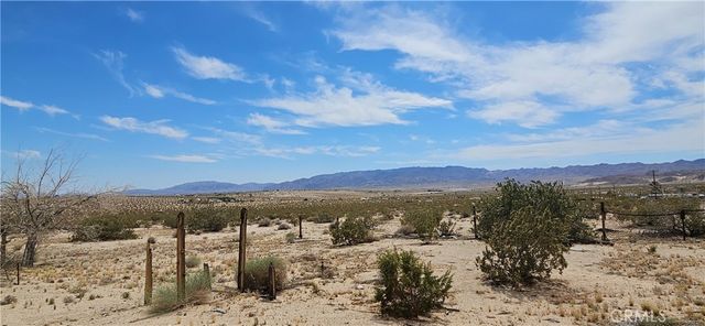 1760 Valleyview, 29 Palms, CA 92277