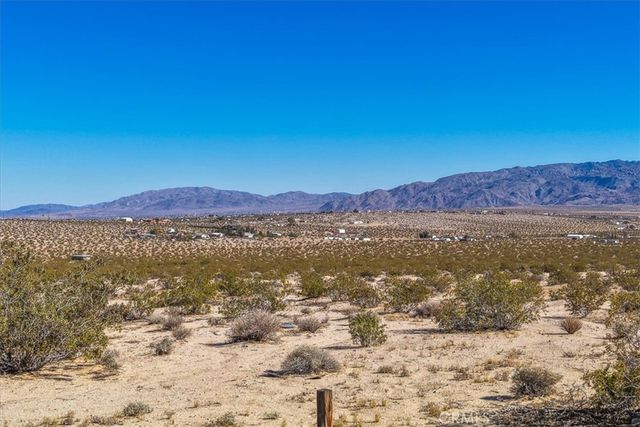 1760 Valleyview, 29 Palms, CA 92277