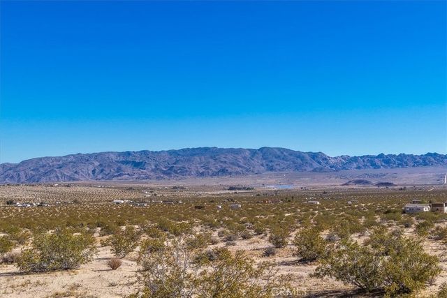 1760 Valleyview, 29 Palms, CA 92277