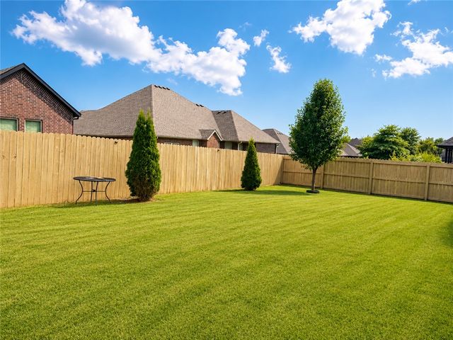 2803 SW Hazelnut Avenue, Bentonville, AR 72713