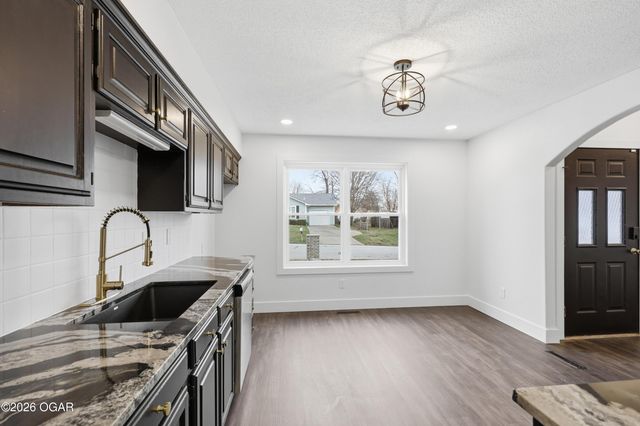 3030 W 16th Street, Joplin, MO 64801