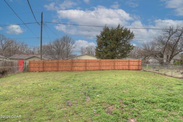 3030 W 16th Street, Joplin, MO 64801