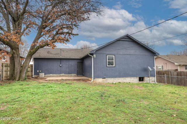 3030 W 16th Street, Joplin, MO 64801
