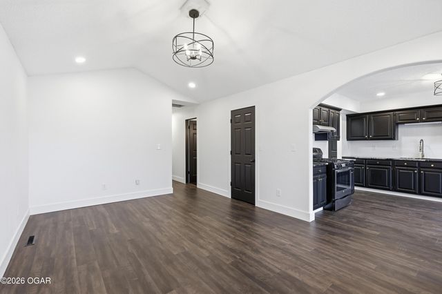 3030 W 16th Street, Joplin, MO 64801