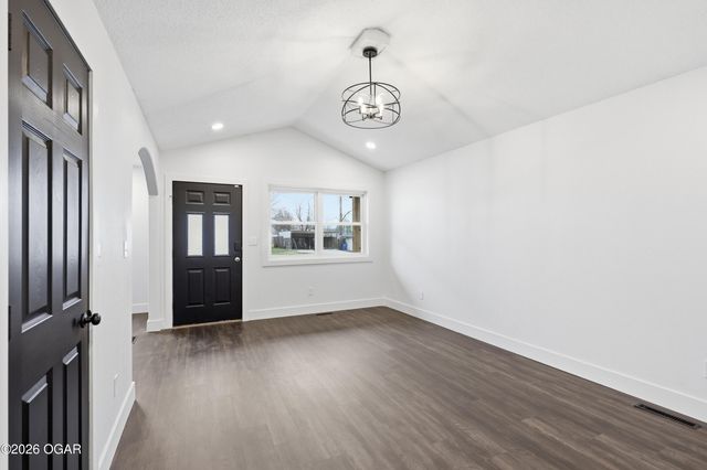 3030 W 16th Street, Joplin, MO 64801