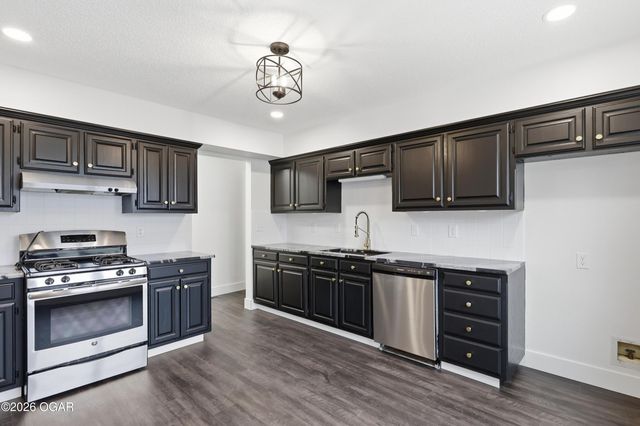 3030 W 16th Street, Joplin, MO 64801