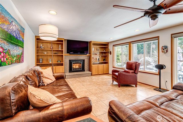 22621 95th Avenue SE, Woodinville, WA 98077