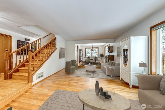 22621 95th Avenue SE, Woodinville, WA 98077