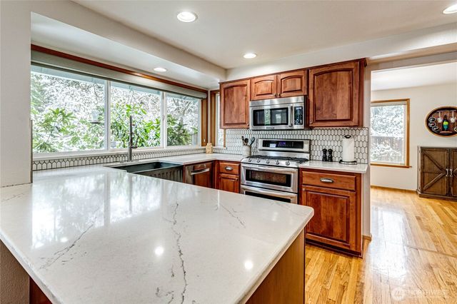 22621 95th Avenue SE, Woodinville, WA 98077