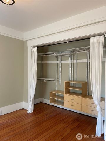 1522 Taylor Avenue N, Seattle, WA 98109