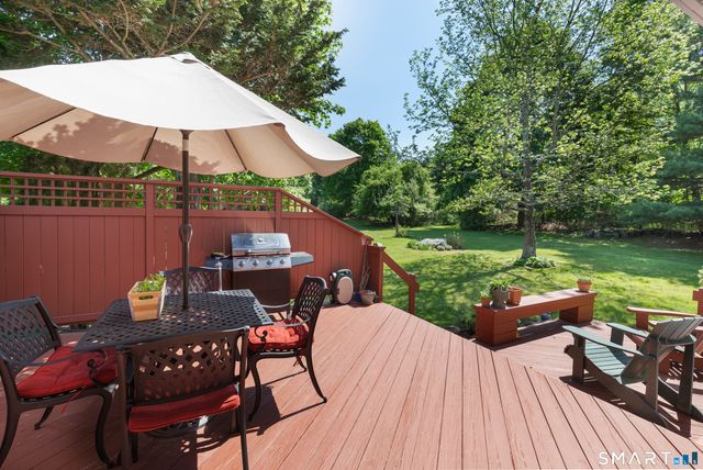 1 Red Barn Road, Oxford, CT 06478
