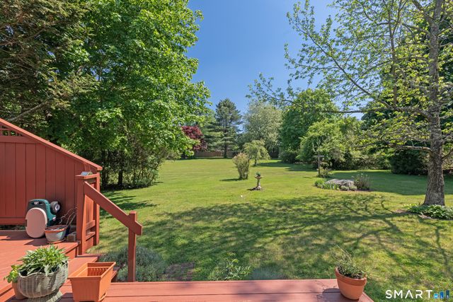 1 Red Barn Road, Oxford, CT 06478
