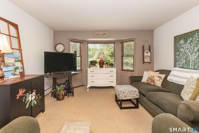1 Red Barn Road, Oxford, CT 06478
