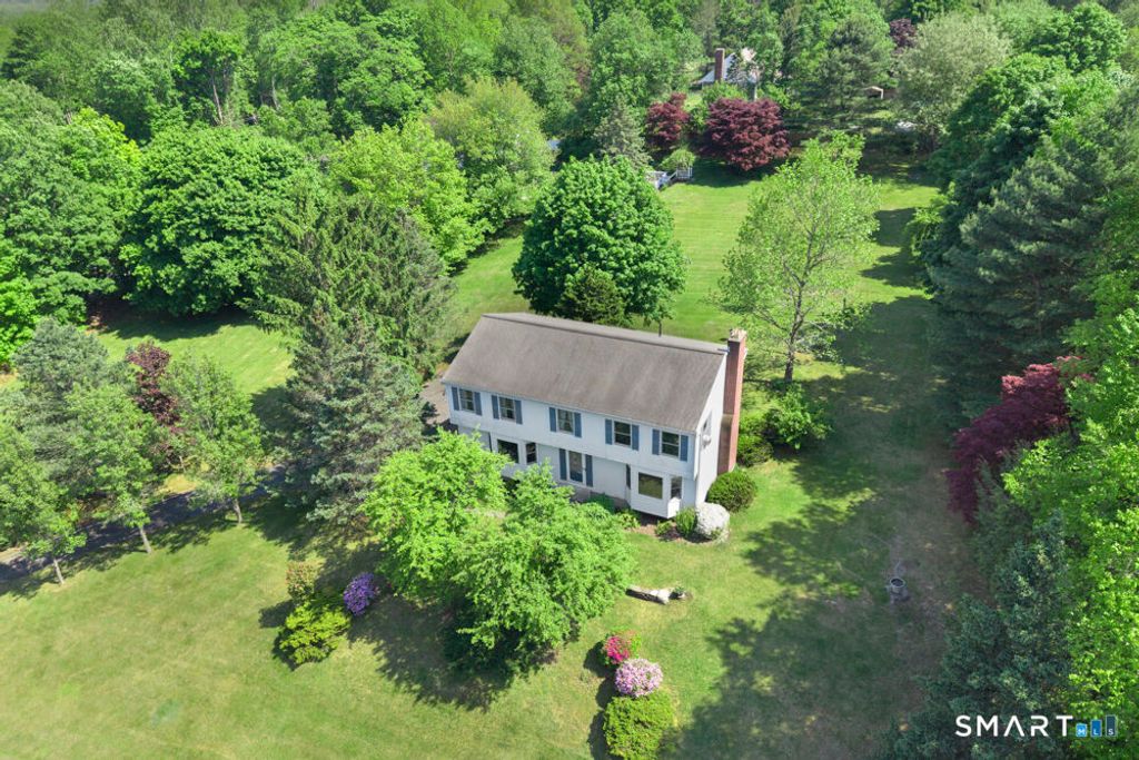 1 Red Barn Road, Oxford, CT 06478