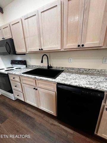 831 Remington Rd 5 AC, Jamestown, TN 38556