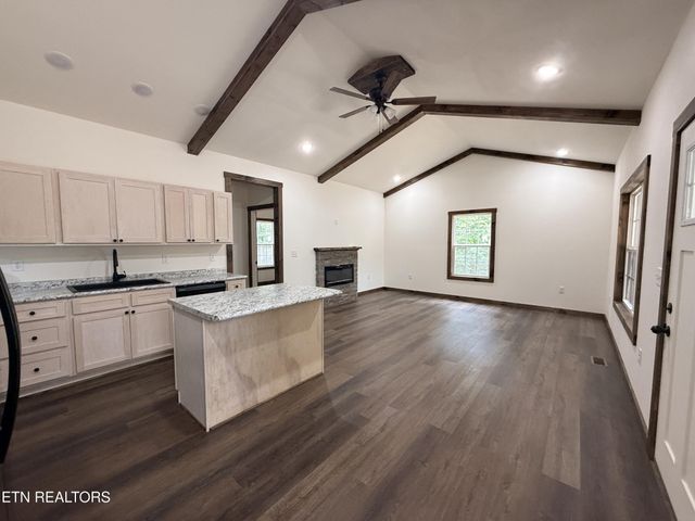 831 Remington Rd 5 AC, Jamestown, TN 38556