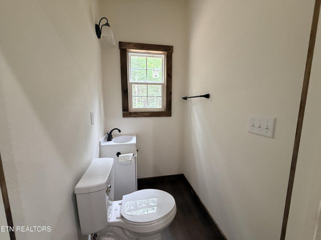 831 Remington Rd 5 AC, Jamestown, TN 38556