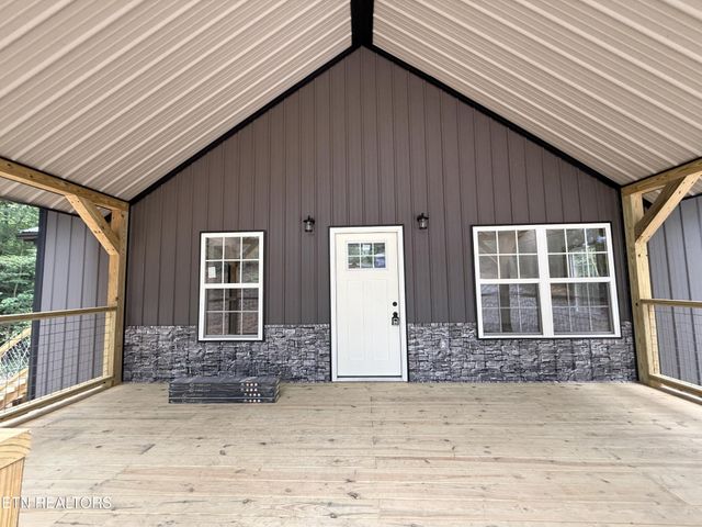 831 Remington Rd 5 AC, Jamestown, TN 38556