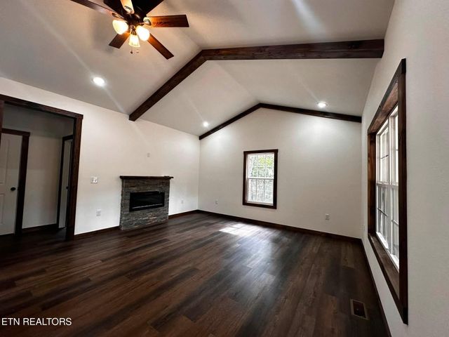 831 Remington Rd 5 AC, Jamestown, TN 38556