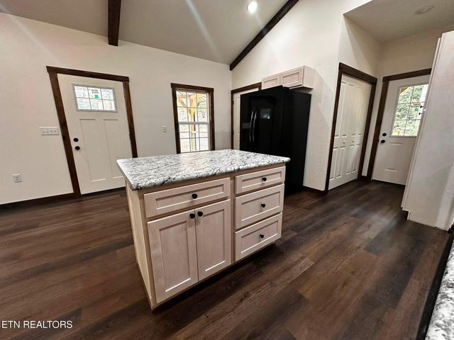 831 Remington Rd 5 AC, Jamestown, TN 38556