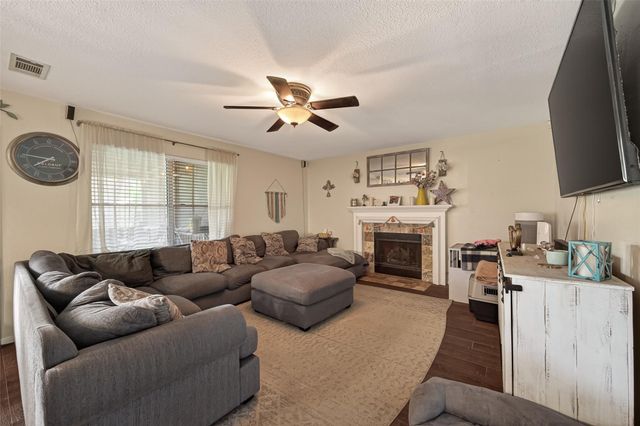 830 Sierra Lake Dr, Katy, TX 77450