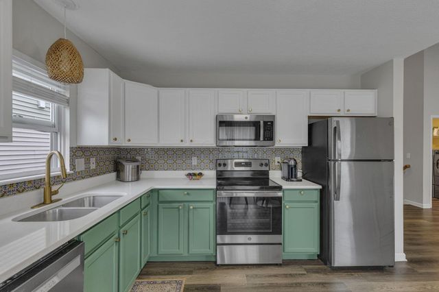 146 Poe Avenue, Lithopolis, OH 43136