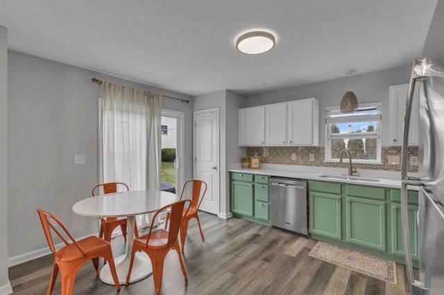 146 Poe Avenue, Lithopolis, OH 43136