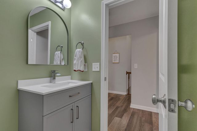 146 Poe Avenue, Lithopolis, OH 43136