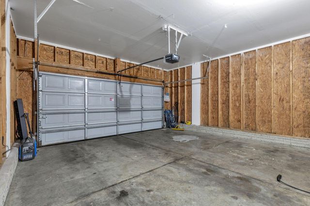 146 Poe Avenue, Lithopolis, OH 43136