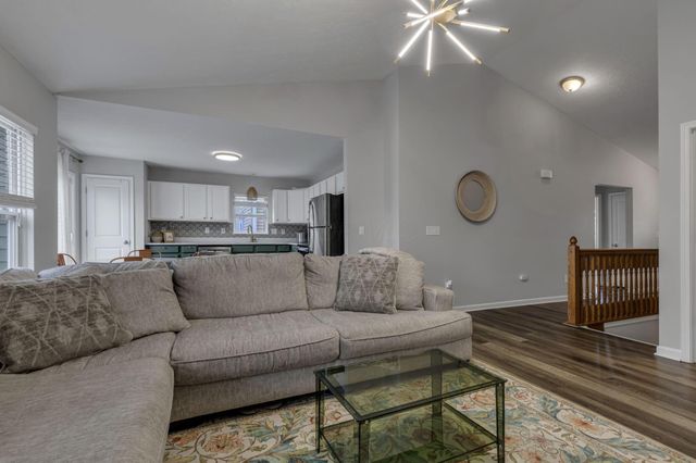 146 Poe Avenue, Lithopolis, OH 43136