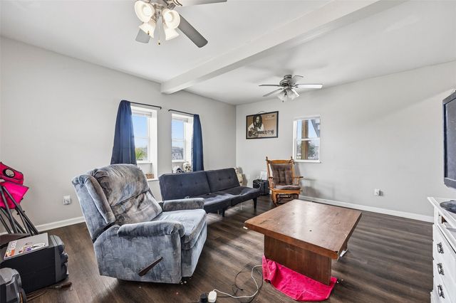 1216 5th Street NW, Cedar Rapids, IA 52405