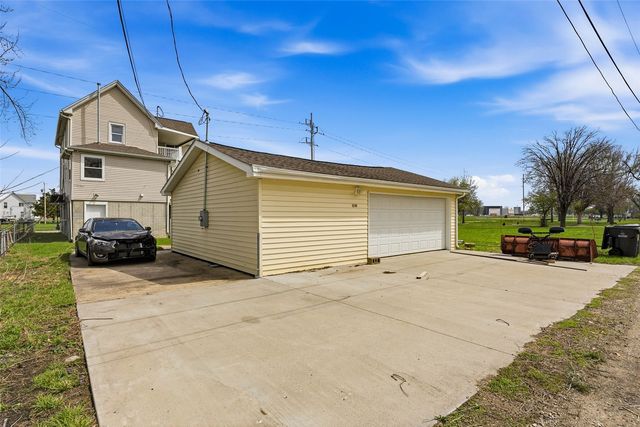 1216 5th Street NW, Cedar Rapids, IA 52405