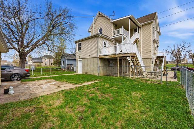 1216 5th Street NW, Cedar Rapids, IA 52405