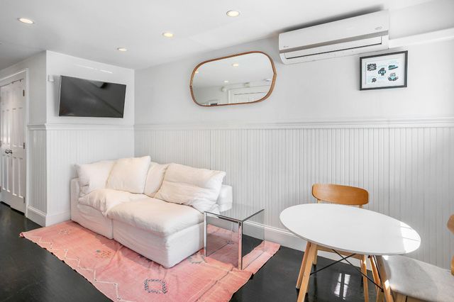 1832 CORCORAN ST NW, Washington, DC 20009