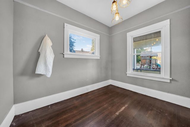 4103 N Washington St, Spokane, WA 99205