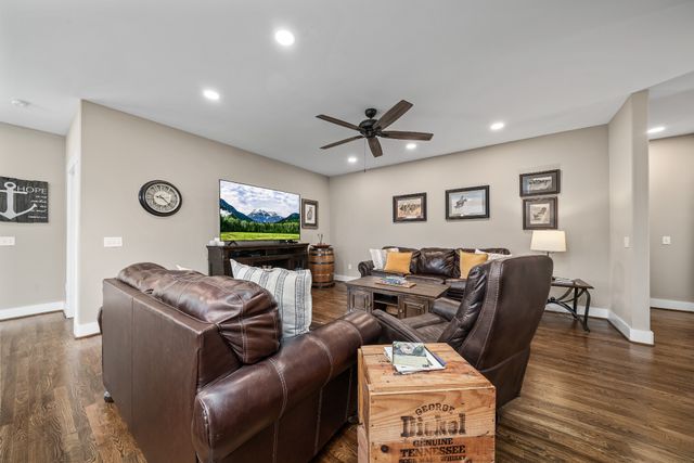 1124 Cross Pointe Dr, Cookeville, TN 38506